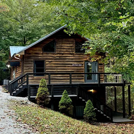 The Treehouse At The Rustic Retreat Hotel